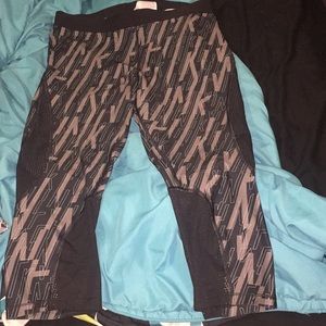 Nike Hypercool Capris